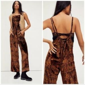 VELVET FREE PEOPLE JUMPSUIT 😍